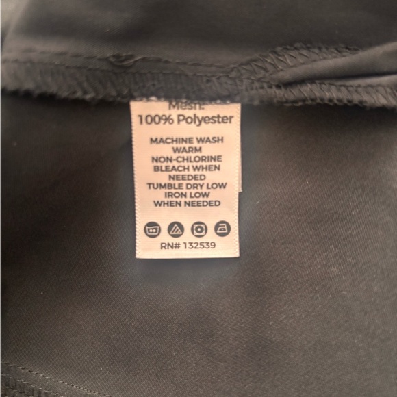 MEDELITA VISTA V-NECK SCRUB TOP - Picture 9 of 11